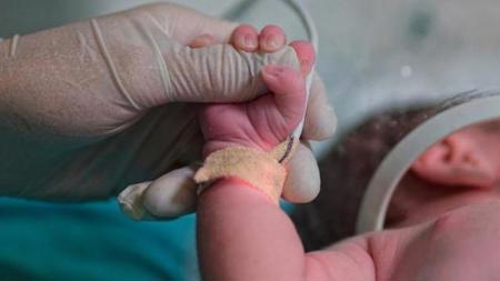 القبض على أطباء وممرضين متورطين في تهم متعلقة بأطفال حديثي الولادة في اسطنبول وتكيرداغ