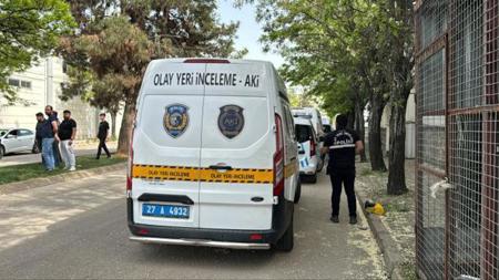 انتحار شخص بعد أن قتل زميله في العمل بنفس المسدس في غازي عنتاب التركية