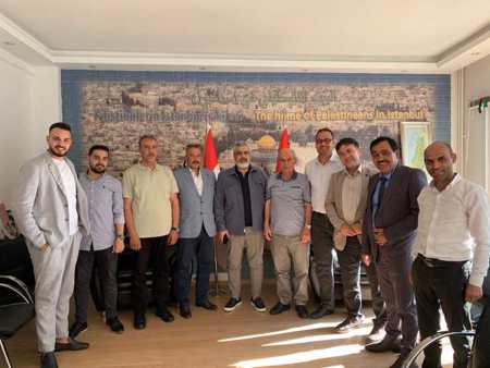 وفد اتحاد رجال الأعمال الفلسطينيين يزور مقر الجالية الفلسطينية باسطنبول