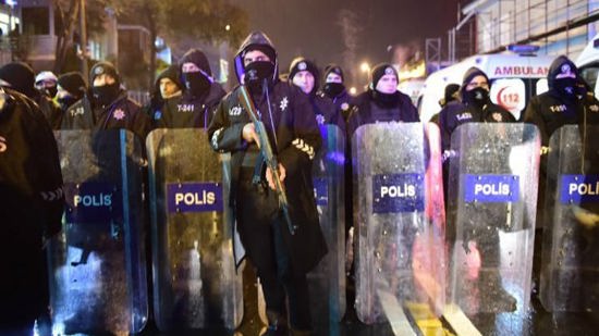 إصابة 123 شرطيًا واعتقال 1133 شخصًا خلال المظاهرات في تركيا إصابة 123 شرطيًا واعتقال 1133 شخصًا خلال المظاهرات في تركيا