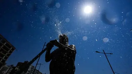 رطوبة خانقة في إسطنبول: شيشلي تسجل 99% مساء أمس رطوبة خانقة في إسطنبول: شيشلي تسجل 99% مساء أمس