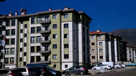 منح يومين إضافيين لتقديم طلبات الإسكان لضحايا الزلازل في هاتاي منح يومين إضافيين لتقديم طلبات الإسكان لضحايا الزلازل في هاتاي