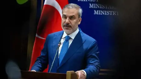 وزير الخارجية التركي يجري اتصالا هاتفيا مع نظيره اللبناني عقب حادثة "انفجار الهواتف المحمولة" وزير الخارجية التركي يجري اتصالا هاتفيا مع نظيره اللبناني عقب حادثة "انفجار الهواتف المحمولة"