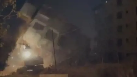 انهيار مبنى مكون من 6 طوابق على آلة العمل أثناء هدمه في هاتاي انهيار مبنى مكون من 6 طوابق على آلة العمل أثناء هدمه في هاتاي