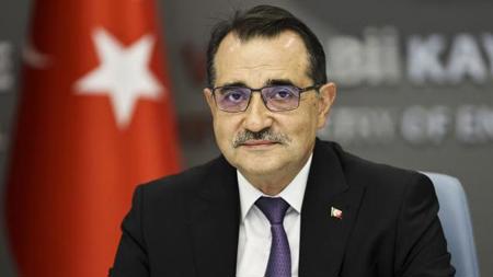 وزير الطاقة يعلن عن انخفاض أسعار الكهرباء في تركيا الشهر القادم