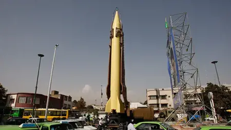 إيران تعلن تحوّل عقيدتها العسكرية من «الدفاع إلى الهجوم» وتُعلن مكافأةً بحقّ جنود أميركيين