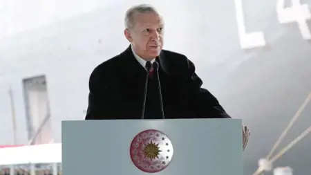 عاجل .. أردوغان خلال مراسم تسليم سفينة TCG: سنغير قواعد اللعبة في الدفاع عاجل .. أردوغان خلال مراسم تسليم سفينة TCG: سنغير قواعد اللعبة في الدفاع