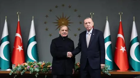 رئيس الوزراء الباكستاني يوجه دعوة لأردوغان لحضور اجتماع التعاون الاستراتيجي رئيس الوزراء الباكستاني يوجه دعوة لأردوغان لحضور اجتماع التعاون الاستراتيجي