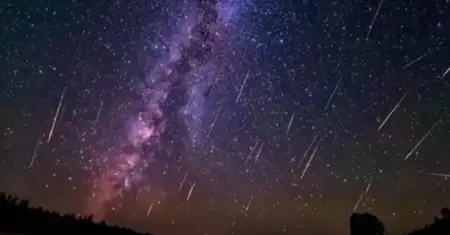 تركيا على موعد مع ظاهرة "زخات الشهب" المذهلة الليلة في هذا التوقيت تركيا على موعد مع ظاهرة "زخات الشهب" المذهلة الليلة في هذا التوقيت