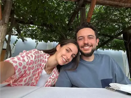 هكذا هنأ ولي عهد الأردن الحسين بن عبدالله متابعيه بعيد الأضحى هكذا هنأ ولي عهد الأردن الحسين بن عبدالله متابعيه بعيد الأضحى