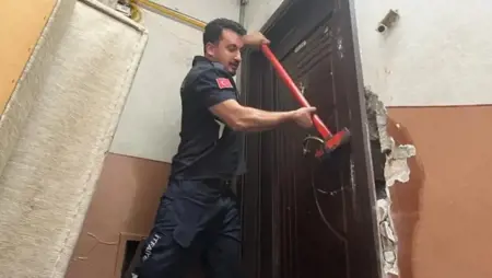 سيدة تحتجز عائلة سورية في منزلهم لمدة 32 ساعة.. والسبب صادم سيدة تحتجز عائلة سورية في منزلهم لمدة 32 ساعة.. والسبب صادم