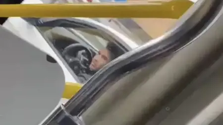 تهديد مسلح لسائق  حافلة على الطريق السريع بإسطنبول تهديد مسلح لسائق  حافلة على الطريق السريع بإسطنبول