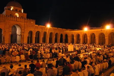 هل هناك فرق بين صلاة التراويح وقيام الليل؟