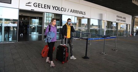 السياح الروس منزعجين من قرار تقليص الرحلات الجوية بين بلادهم وتركيا
