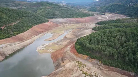 سدود بورصا التركية تنخفض مستويات مياهها بشكل ملحوظ سدود بورصا التركية تنخفض مستويات مياهها بشكل ملحوظ