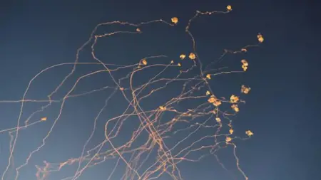 حزب الله اللبناني يستهدف قاعدة عسكرية شمال إسرائيل حزب الله اللبناني يستهدف قاعدة عسكرية شمال إسرائيل