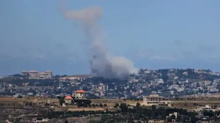 جيش الاحتلال الإسرائيلي يواصل تصعيد التوتر في جنوب لبنان بتدمير المنازل وقصفها