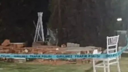 مصرع طفل وإصابة آخر عقب انهيار جدار في قاعة أفراح في إزمير مصرع طفل وإصابة آخر عقب انهيار جدار في قاعة أفراح في إزمير