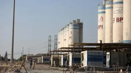 إيران: محيط محطة بوشهر النووية استُهدف بضربات أمريكية