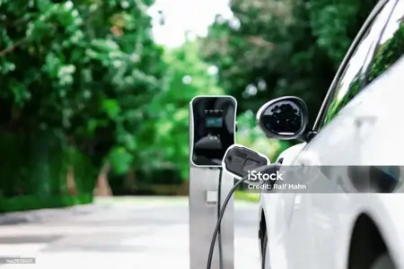 مدى قياسي جديد لسيارة هجينة