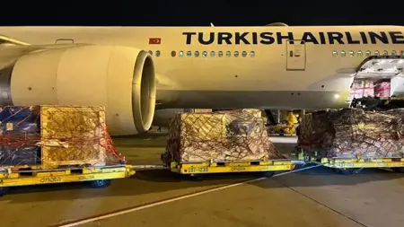 جهود الإغاثة مستمرة من الولايات المتحدة الأمريكية إلى ضحايا زلزال تركيا بلا هوادة جهود الإغاثة مستمرة من الولايات المتحدة الأمريكية إلى ضحايا زلزال تركيا بلا هوادة