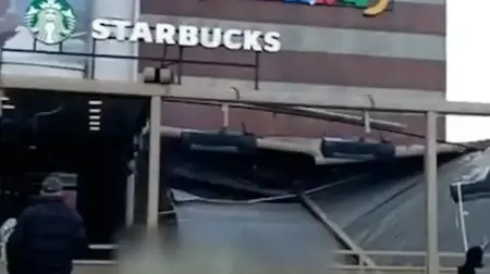 انهيار سقف ستاربكس بولاية دوزجة انهيار سقف ستاربكس بولاية دوزجة