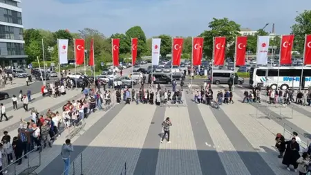 إقبال قياسي للأتراك في ألمانيا على الاقتراع في الجولة الثانية من الانتخابات الرئاسية إقبال قياسي للأتراك في ألمانيا على الاقتراع في الجولة الثانية من الانتخابات الرئاسية