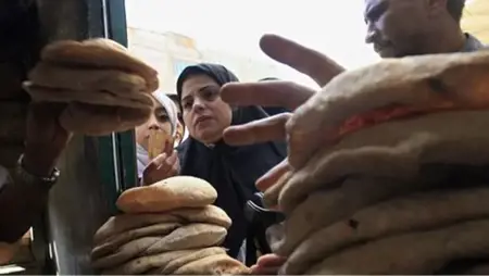 الاقتصاد المصريّ بعد عقد من الإصلاح.. لماذا لا يشعر المواطن بثمار النموّ؟