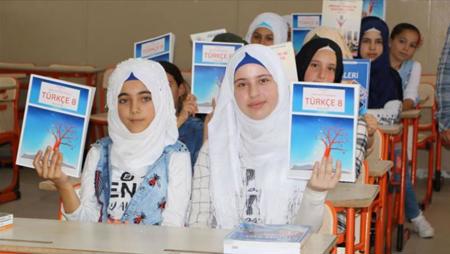 تركيا تكشف عن عدد الطلاب السوريين الذين يدرسون على أراضيها