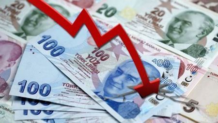 الليرة التركية تسجل انخفاضًا أمام الدولار الأمريكي في تعاملات اليوم الأربعاء
