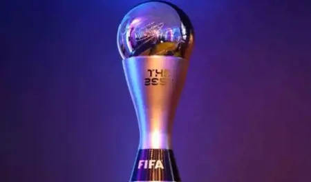 الفيفا تكشف أسماء المرشحين لجائزة أفضل لاعب كرة قدم لعام 2023 الفيفا تكشف أسماء المرشحين لجائزة أفضل لاعب كرة قدم لعام 2023