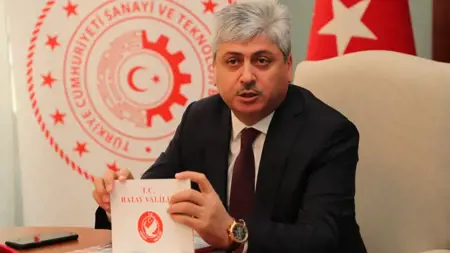 محافظ هاتاي يستقيل من منصبه ويغادر المدينة محافظ هاتاي يستقيل من منصبه ويغادر المدينة