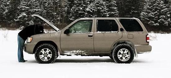 مشاكل المحرك عند التشغيل البارد في الشتاء نصائح للقيادة الآمنة