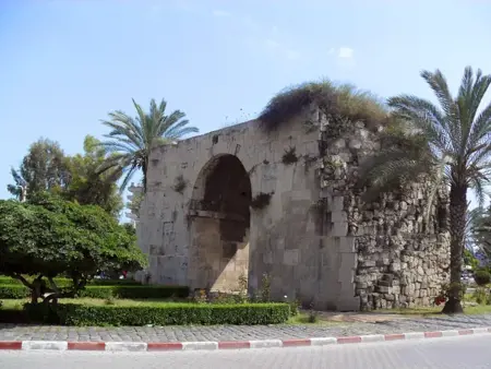بلدية مرسين تُعيد سينما الهواء الطلق إلى أحياء طرسوس