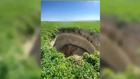 حفرة عميقة جديدة تظهر بشكل مفاجئ في ولاية قونية التركية تثير الذعر حفرة عميقة جديدة تظهر بشكل مفاجئ في ولاية قونية التركية تثير الذعر