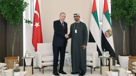 أردوغان يبحث مع رئيس الإمارات جهود مكافحة الإرهاب وعملية "تركيا بلا إرهاب" أردوغان يبحث مع رئيس الإمارات جهود مكافحة الإرهاب وعملية "تركيا بلا إرهاب"