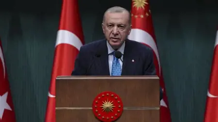 أردوغان وبن زايد يبحثان التطورات الإقليمية هاتفياً أردوغان وبن زايد يبحثان التطورات الإقليمية هاتفياً