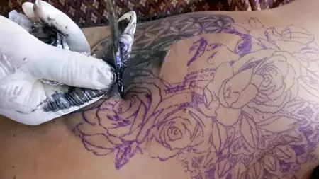 دراسة: الوشم يزيد خطر الإصابة بسرطان الغدد الليمفاوية