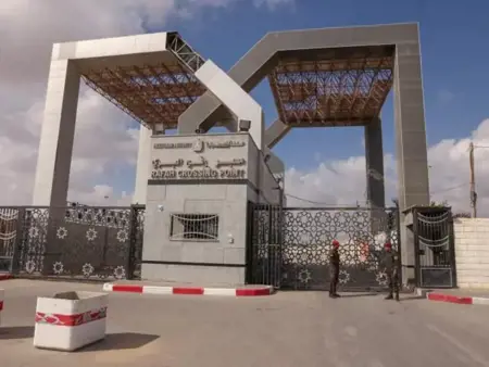 الجيش الإسرائيلي يقتحم معبر رفح البري الجيش الإسرائيلي يقتحم معبر رفح البري