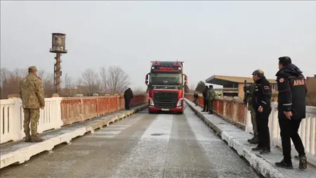 تركيا تعيد فتح معبر "علي جان" الحدودي مع أرمينيا بعد 35 عاما تركيا تعيد فتح معبر "علي جان" الحدودي مع أرمينيا بعد 35 عاما