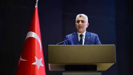 وزير التجارة التركي: قطاع النسيج والملابس الأول في التشغيل ويبلغ 75 مليار دولار