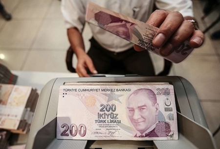 كم سجلت الليرة التركية؟ أسعار الصرف في إسطنبول هذا الصباح