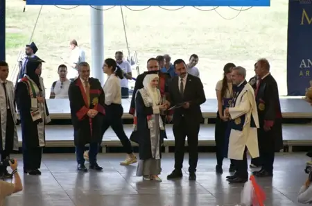 خريجتان عربيتان تحصدان المرتبة الأولى والثانية على كلية الهندسة في جامعة أنقرة خريجتان عربيتان تحصدان المرتبة الأولى والثانية على كلية الهندسة في جامعة أنقرة