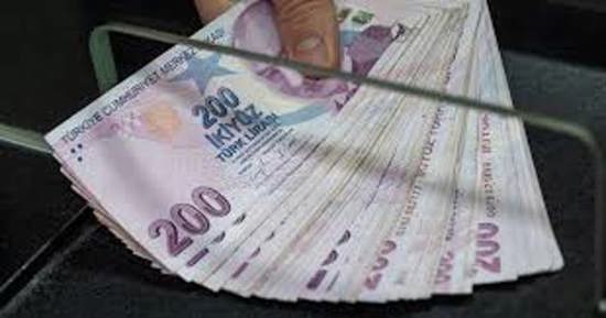 تركيا تمدد خفض ضرائب الودائع والأوراق المالية لدعم الليرة