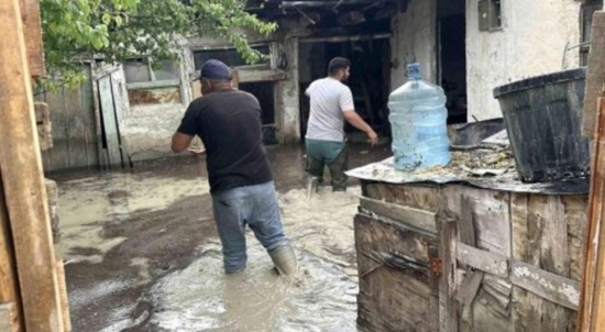 سيول بوردر تغمر منازل وفرق الإنقاذ تبدأ التدخل