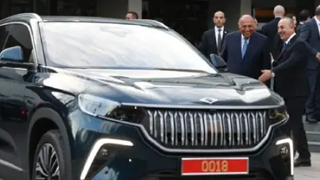 باستخدام سيارة Togg.. وزير الخارجية التركي يصطحب نظيره المصري لتناول الإفطار باستخدام سيارة Togg.. وزير الخارجية التركي يصطحب نظيره المصري لتناول الإفطار