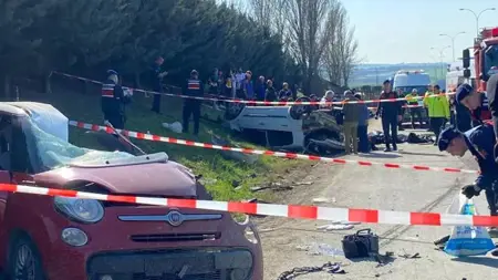 قتلى وجرحى في حادث كارثي شمل العديد من السيارات في إدرنة قتلى وجرحى في حادث كارثي شمل العديد من السيارات في إدرنة