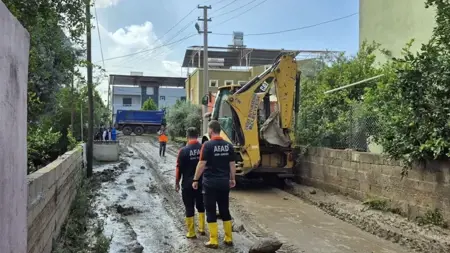 إعانة قيمتها 3.9 مليونا ليرة لعائلات متضرّرة من سيول هاتاي إعانة قيمتها 3.9 مليونا ليرة لعائلات متضرّرة من سيول هاتاي