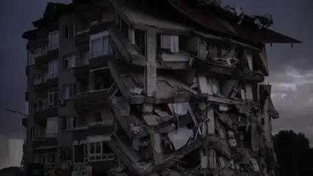 بطريقة ذكية.. القبض على 5 لصوص بتهمة سرقة منازل متضررة من الزلازل في هاتاي بطريقة ذكية.. القبض على 5 لصوص بتهمة سرقة منازل متضررة من الزلازل في هاتاي