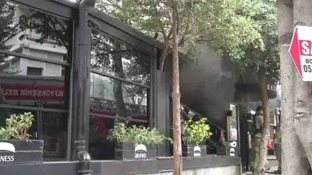 احتراق مقهى في كاديكوي بإسطنبول احتراق مقهى في كاديكوي بإسطنبول